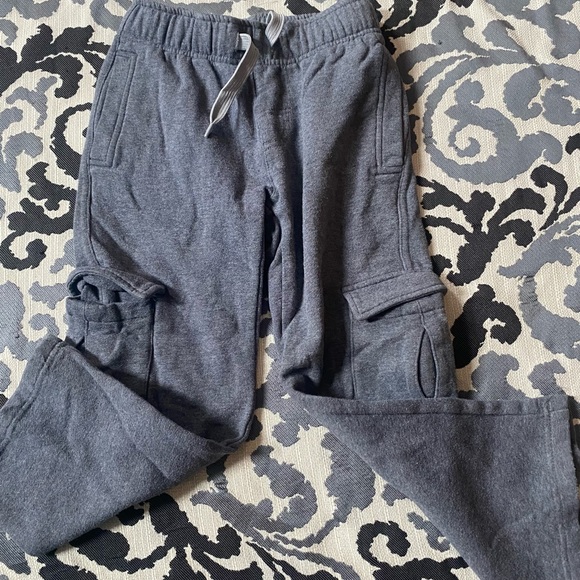 Boy’s Size 6, Gymboree Lot of 13 Items- 4 Shorts, 3 Pants, 6 Tops - Picture 5 of 15